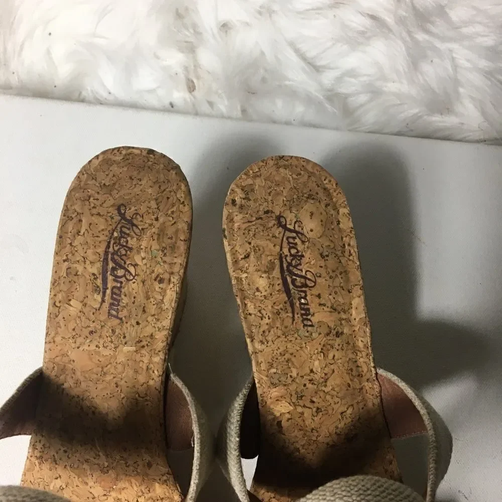 Lucky Brand cork wedge khaki elastic sandals SZ10w